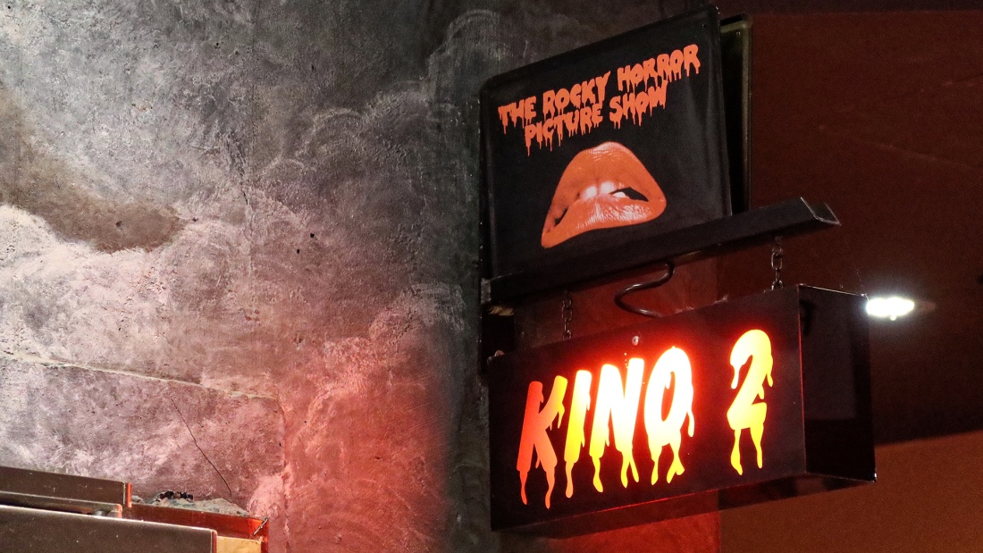 Kino Eingang mit "Rocky Horror Picture Show"