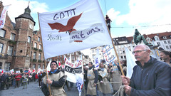 Mitarbeiter kirchlicher Einrichtungen 
und ver.di demonstrierten 2013 gegen das kirchliche Arbeitsrecht