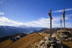 Die Pfarrachhöhe ist eine Erhebung in der Hundsteingruppe in Österreich und fällt durch die drei Kreuze auf ihrem Gipfel auf. Von dort hat man eine wunderbare Sicht auf die umliegenden Almen.
