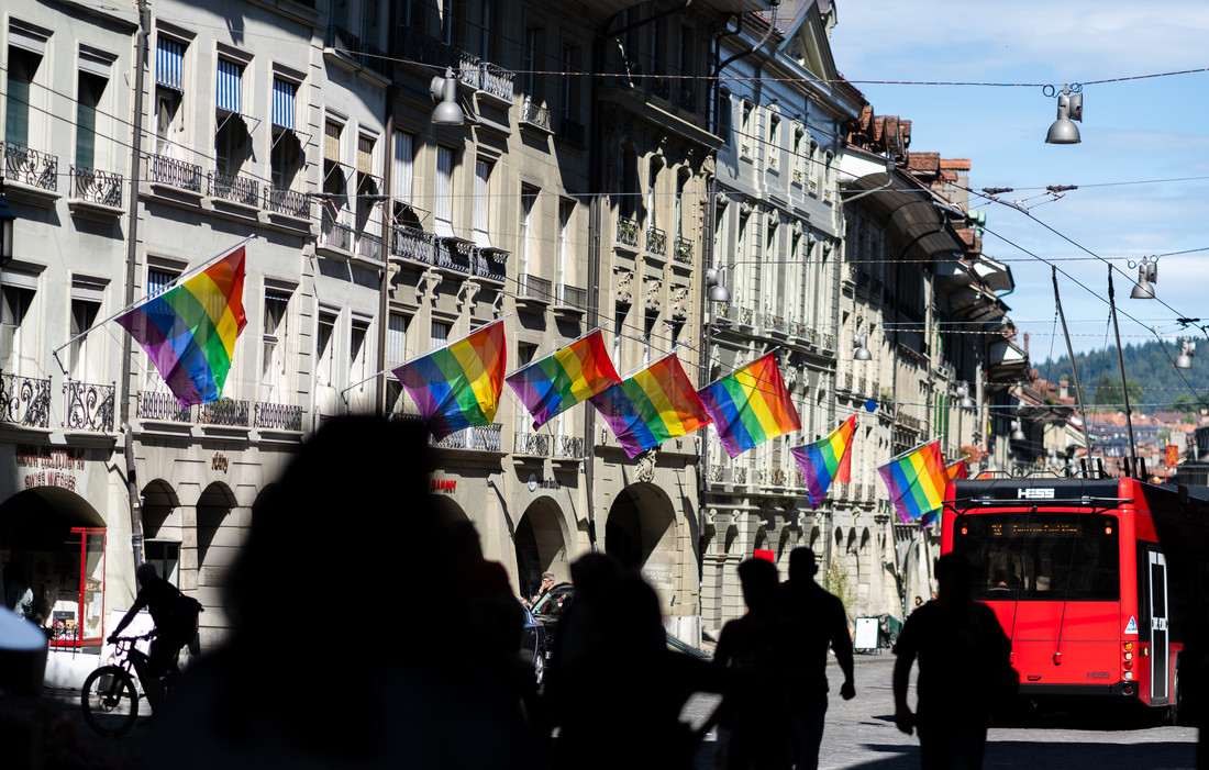 Berner Innenstadt mit Pride-Flaggen