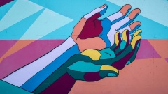 vielfarbige Hände als Symbol für Anti-Rassismus