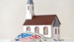 Geld und Kirche